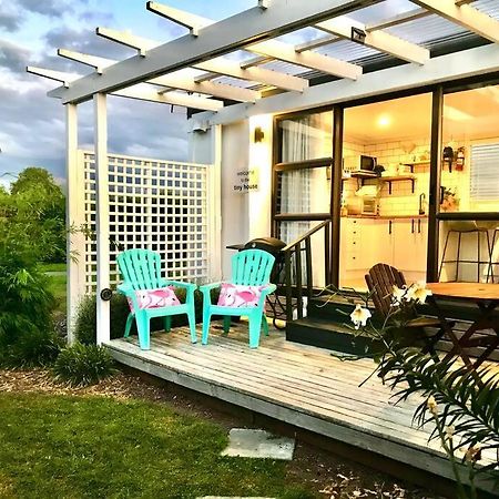 Rustling Oaks Nz Tropical Tiny House Tamahere Exterior foto