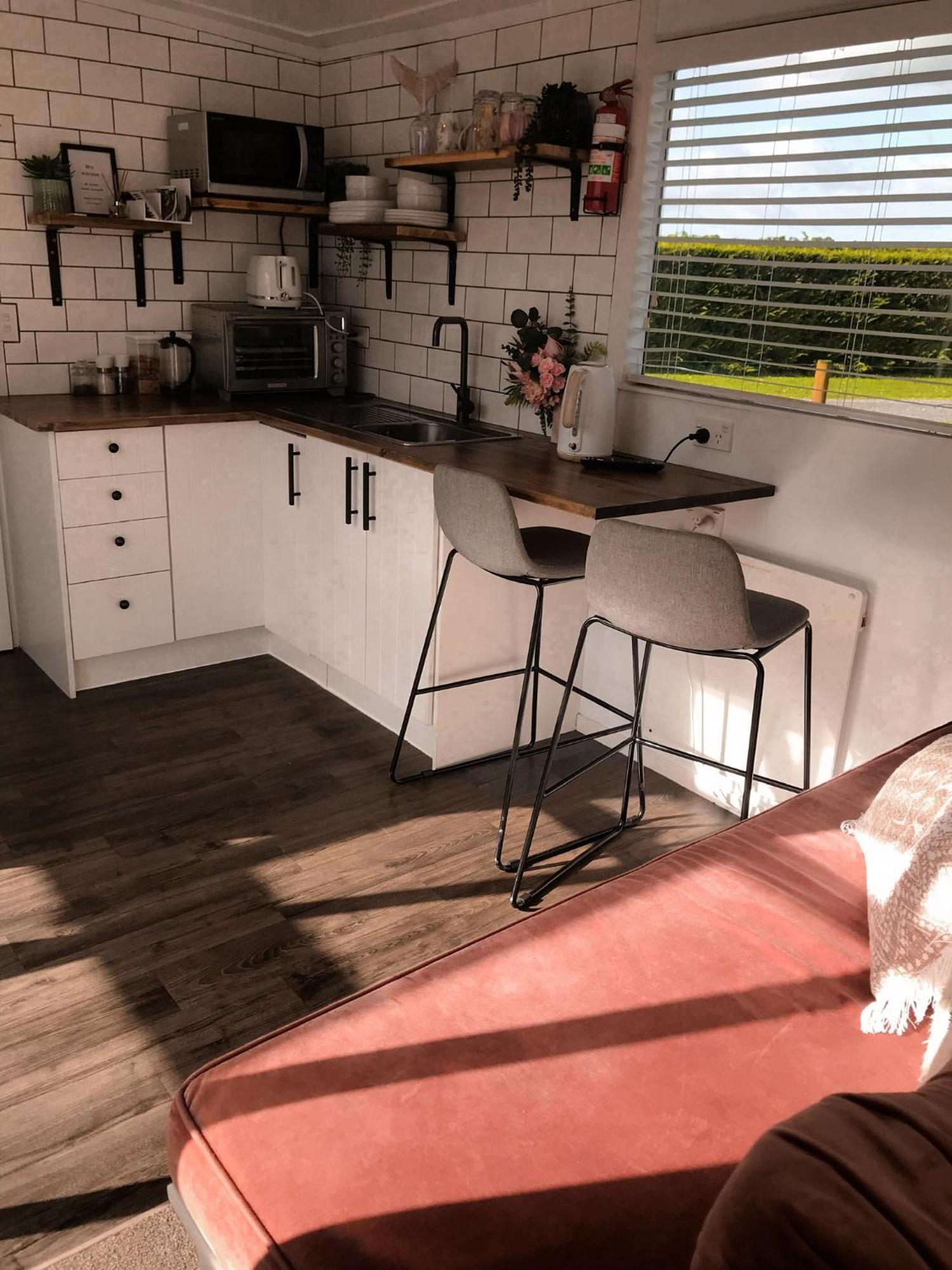 Rustling Oaks Nz Tropical Tiny House Tamahere Exterior foto