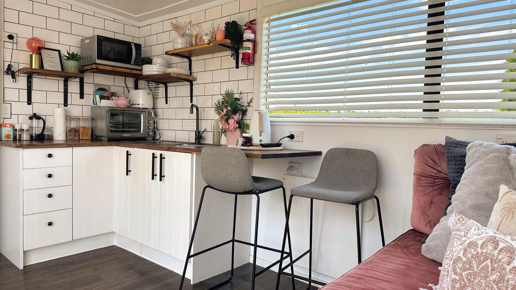 Rustling Oaks Nz Tropical Tiny House Tamahere Exterior foto